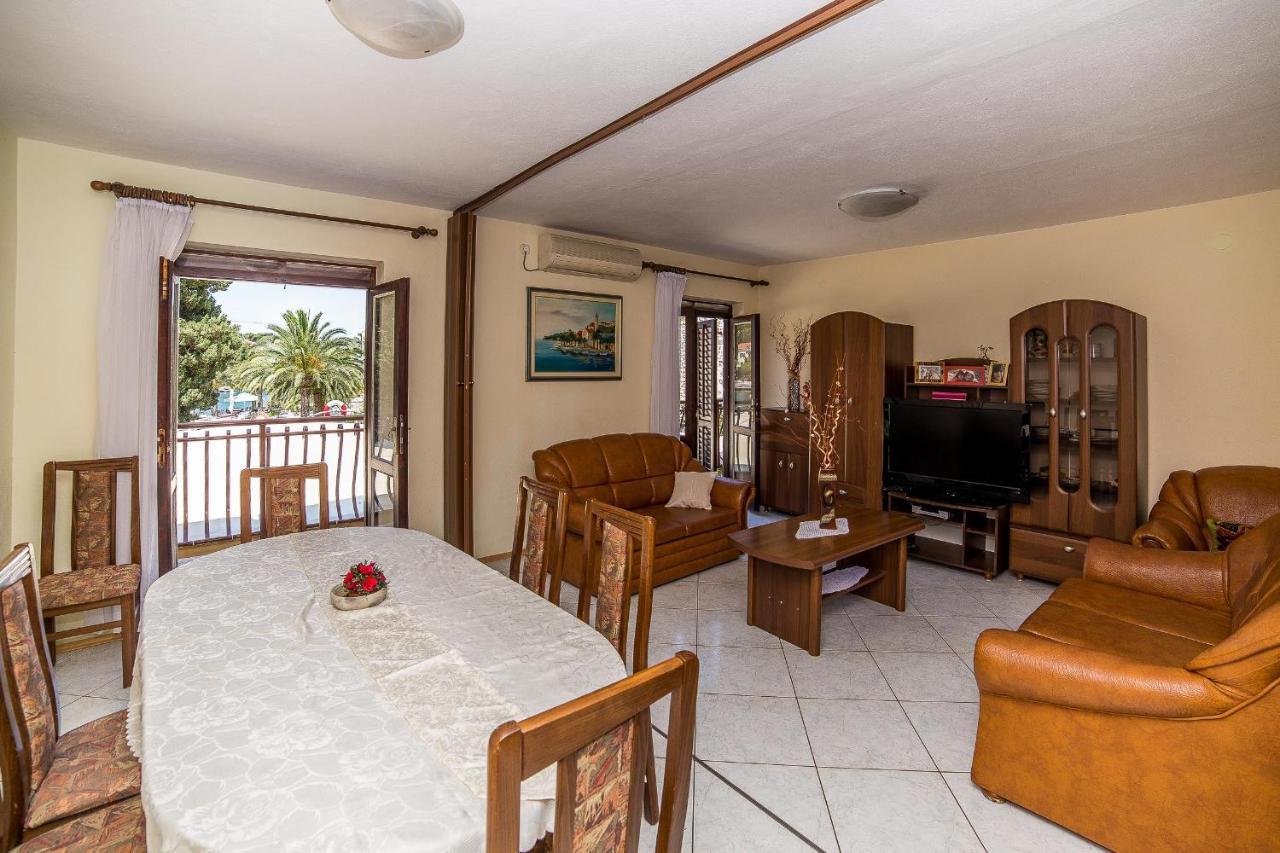 Apartments And Rooms Drpic Splitska Luaran gambar