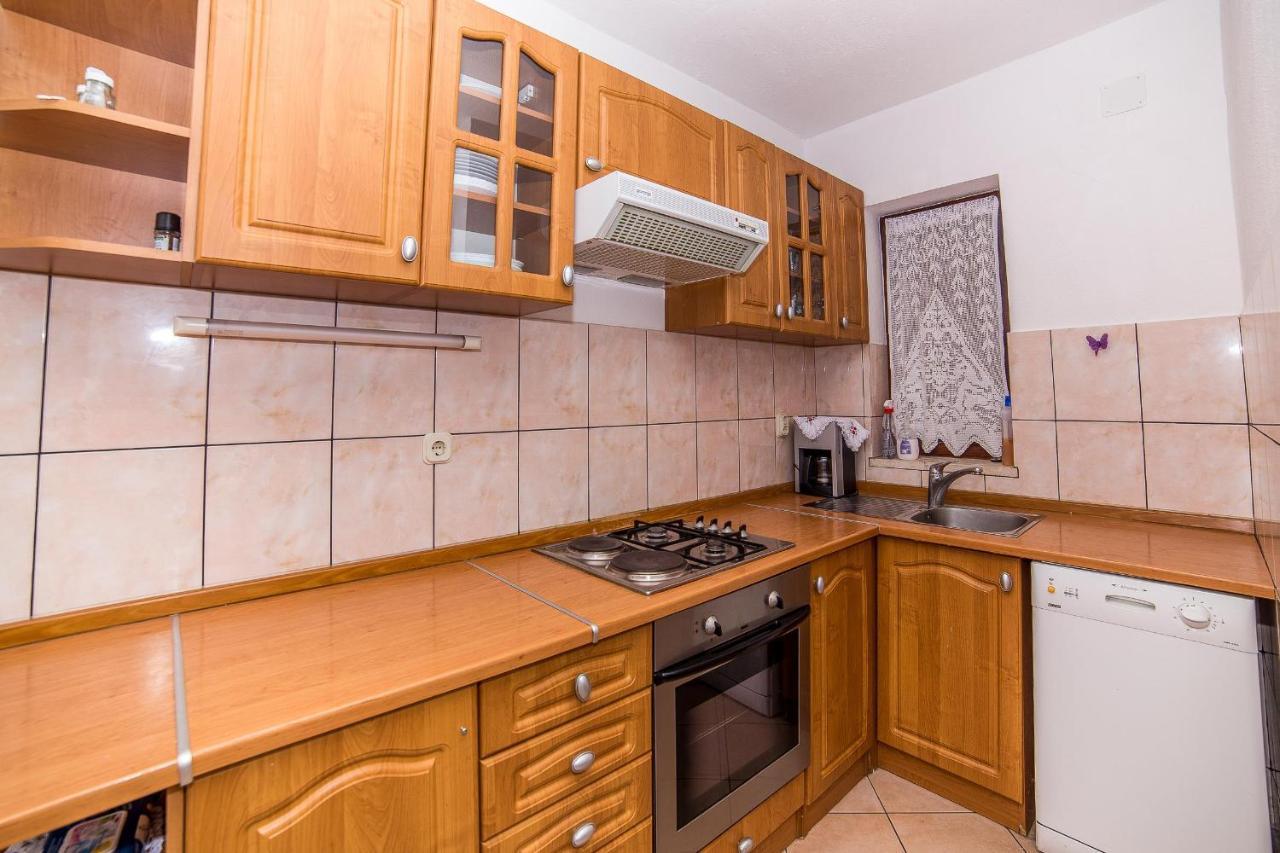 Apartments And Rooms Drpic Splitska Luaran gambar