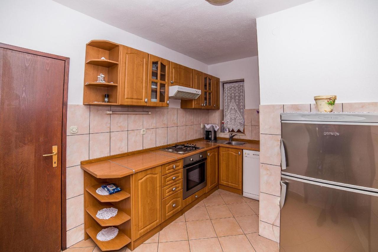 Apartments And Rooms Drpic Splitska Luaran gambar