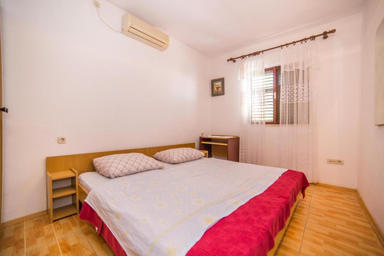 Apartments And Rooms Drpic Splitska Luaran gambar
