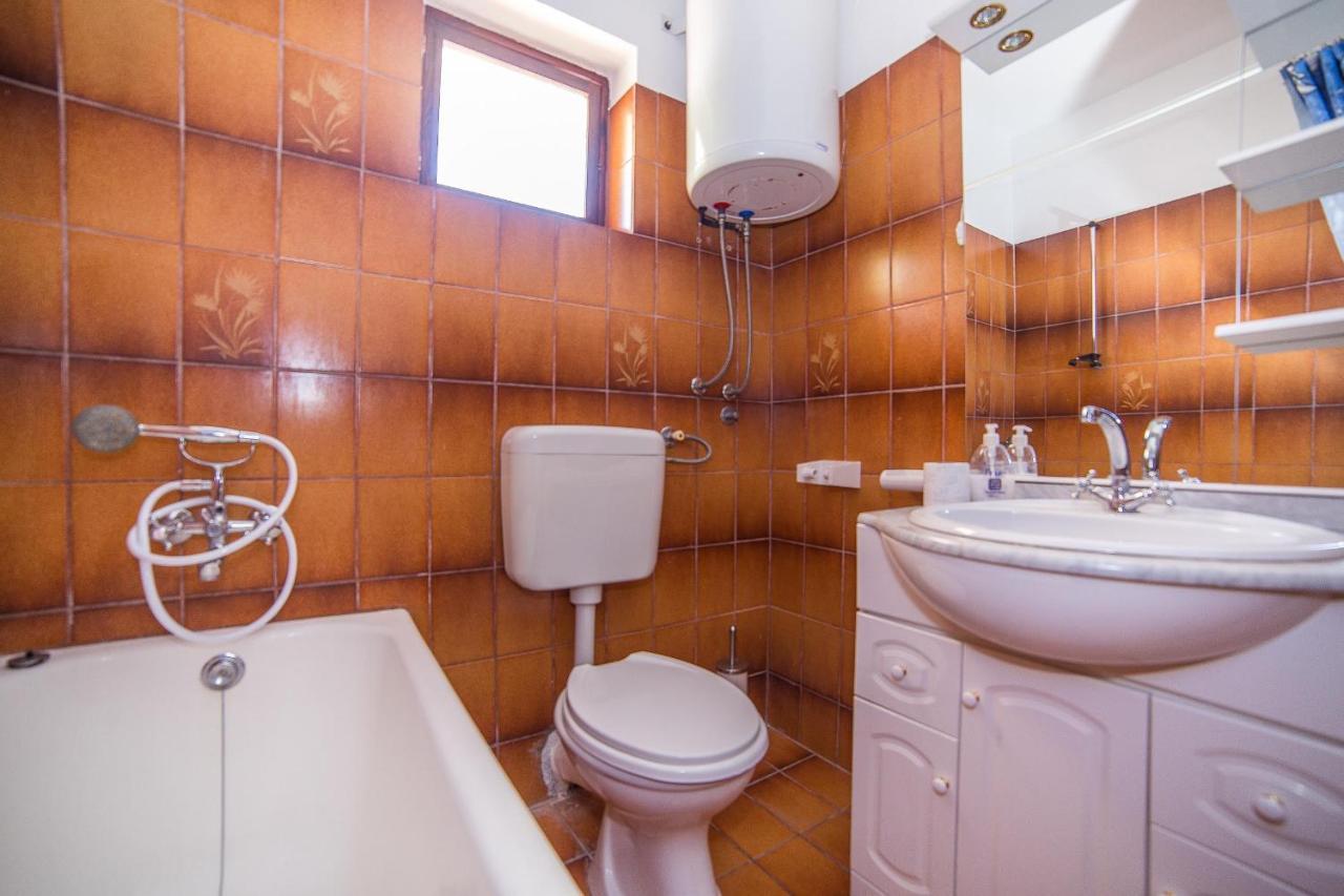 Apartments And Rooms Drpic Splitska Luaran gambar