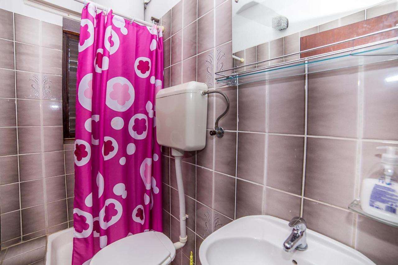 Apartments And Rooms Drpic Splitska Luaran gambar