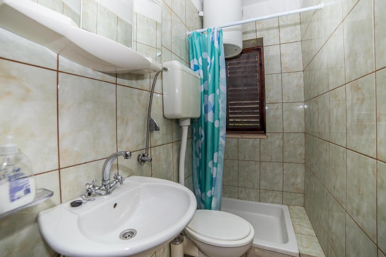 Apartments And Rooms Drpic Splitska Luaran gambar