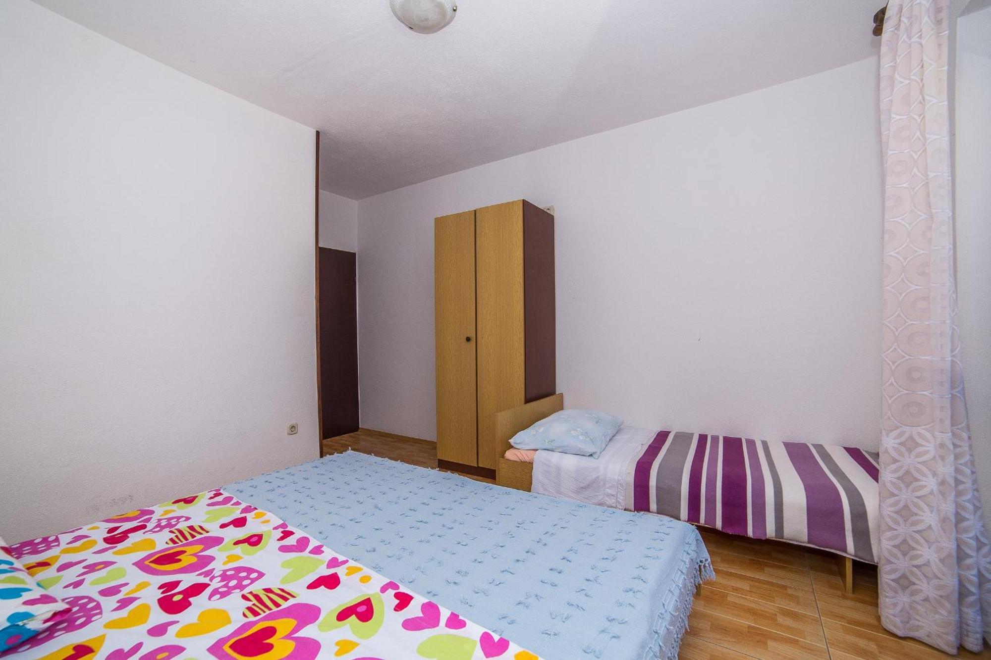 Apartments And Rooms Drpic Splitska Luaran gambar