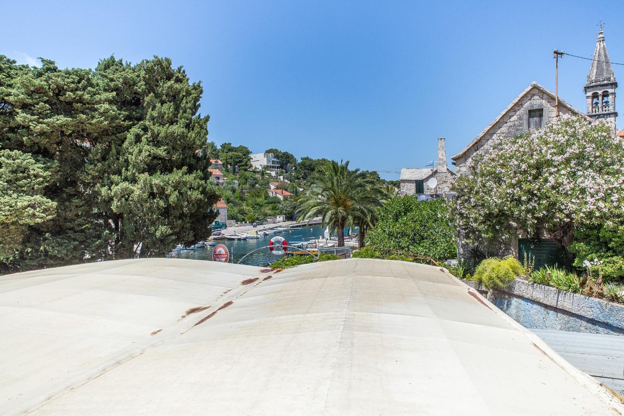 Apartments And Rooms Drpic Splitska Luaran gambar
