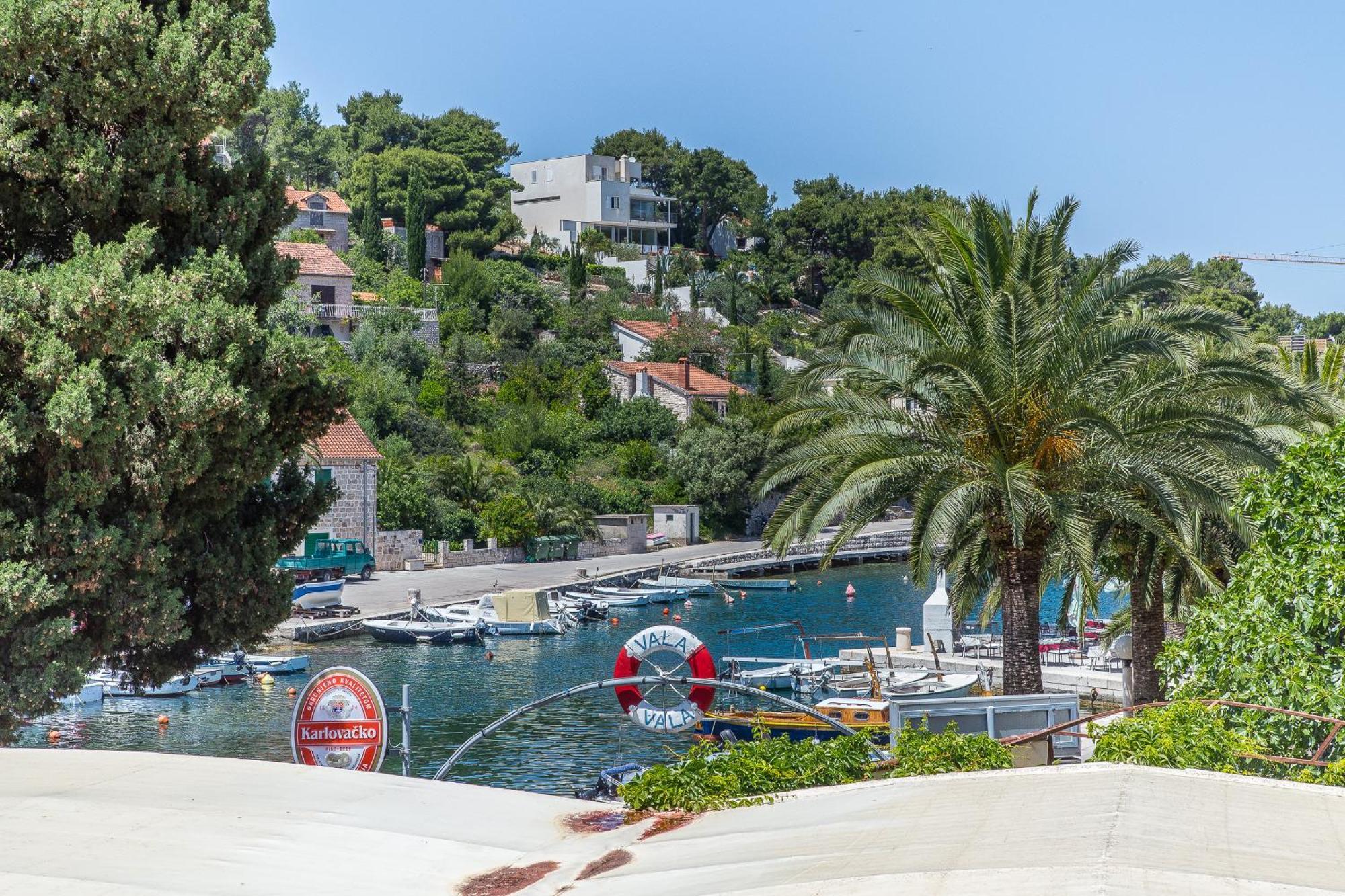 Apartments And Rooms Drpic Splitska Luaran gambar